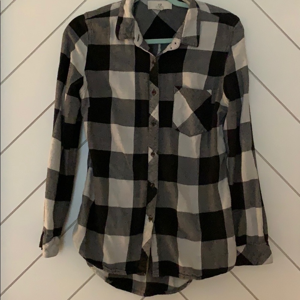 Women’s Black & White Checkered Flannel